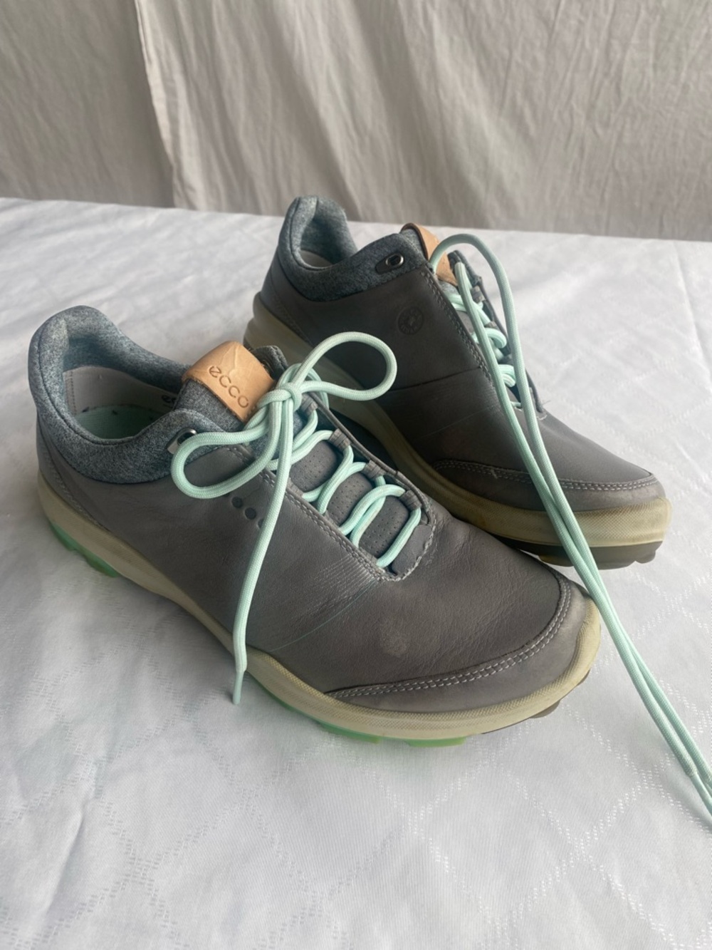 Ecco Men's Gray Leather Sneakers with Mint Laces